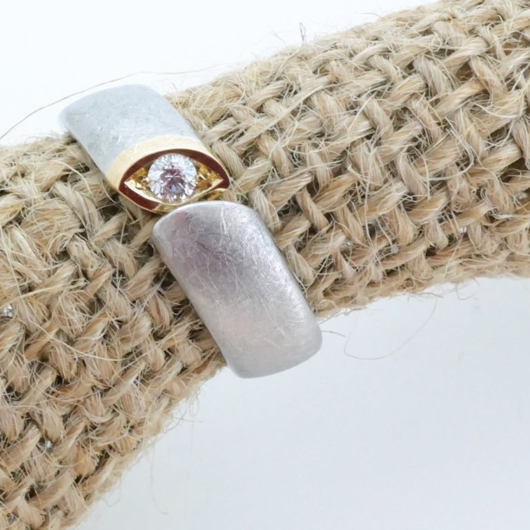 Navette Spalt-Ring aus Platin und Feingold