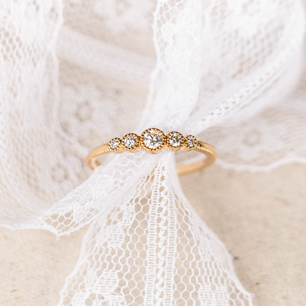 Ring im Art Deco Stil aus Gelbgold mit fünf Brillanten